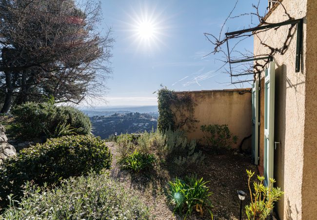 House in Aspremont - Provençal house with swimming pool - Stunning view House in Aspremont - Provençal house with swimming pool - Stunning view