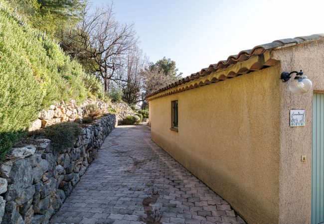 House in Aspremont - Provençal house with swimming pool - Stunning view House in Aspremont - Provençal house with swimming pool - Stunning view