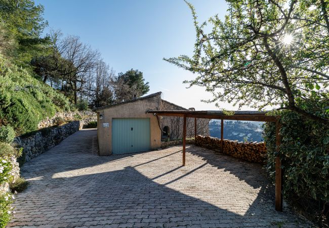 House in Aspremont - Provençal house with swimming pool - Stunning view House in Aspremont - Provençal house with swimming pool - Stunning view