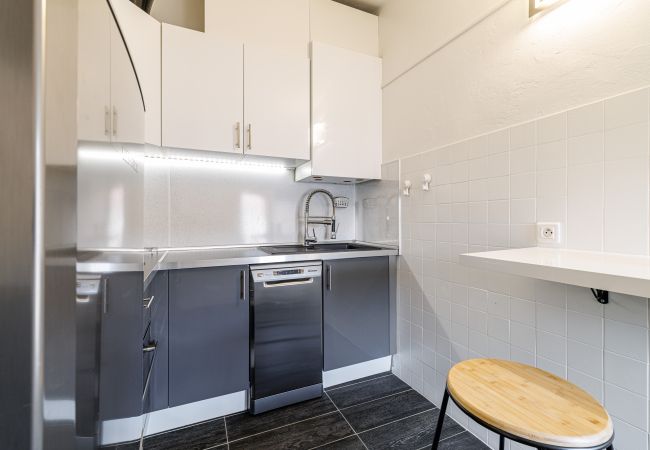 Apartment in Nice - Elegant loft - top floor - walking distance to Port of Nice Apartment in Nice - Elegant loft - top floor - walking distance to Port of Nice