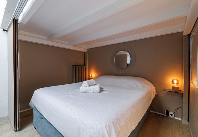 Apartment in Nice - Elegant loft - top floor - walking distance to Port of Nice Apartment in Nice - Elegant loft - top floor - walking distance to Port of Nice