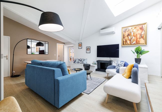Apartment in Nice - Elegant loft - top floor - walking distance to Port of Nice Apartment in Nice - Elegant loft - top floor - walking distance to Port of Nice