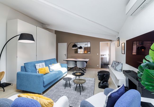 Apartment in Nice - Elegant loft - top floor - walking distance to Port of Nice Apartment in Nice - Elegant loft - top floor - walking distance to Port of Nice