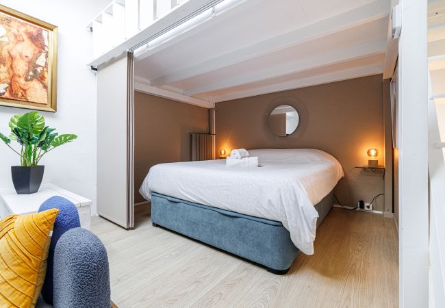 Apartment in Nice - Elegant loft - top floor - walking distance to Port of Nice Apartment in Nice - Elegant loft - top floor - walking distance to Port of Nice