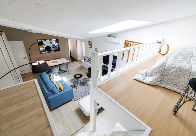Apartment in Nice - Elegant loft - top floor - walking distance to Port of Nice Apartment in Nice - Elegant loft - top floor - walking distance to Port of Nice