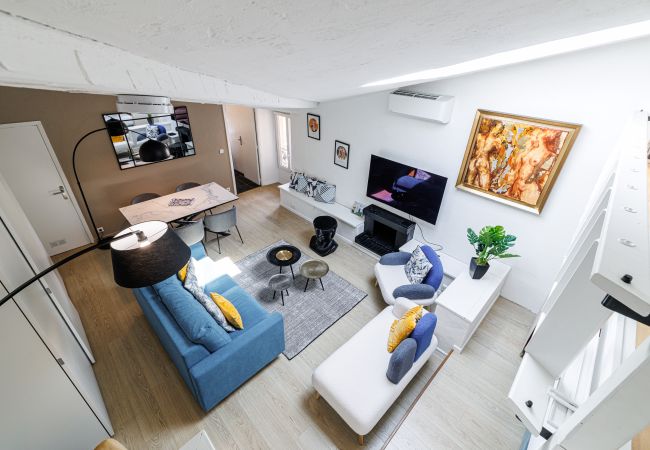 Apartment in Nice - Elegant loft - top floor - walking distance to Port of Nice Apartment in Nice - Elegant loft - top floor - walking distance to Port of Nice