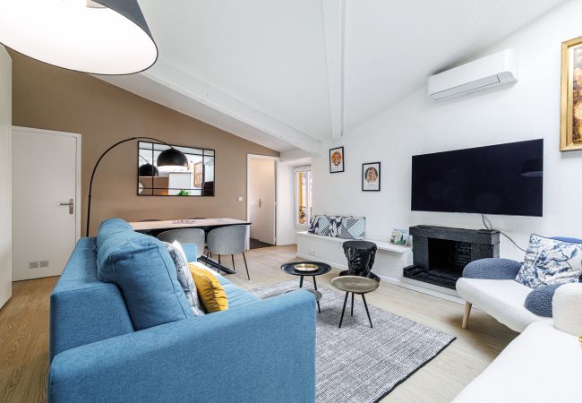 Apartment in Nice - Elegant loft - top floor - walking distance to Port of Nice Apartment in Nice - Elegant loft - top floor - walking distance to Port of Nice