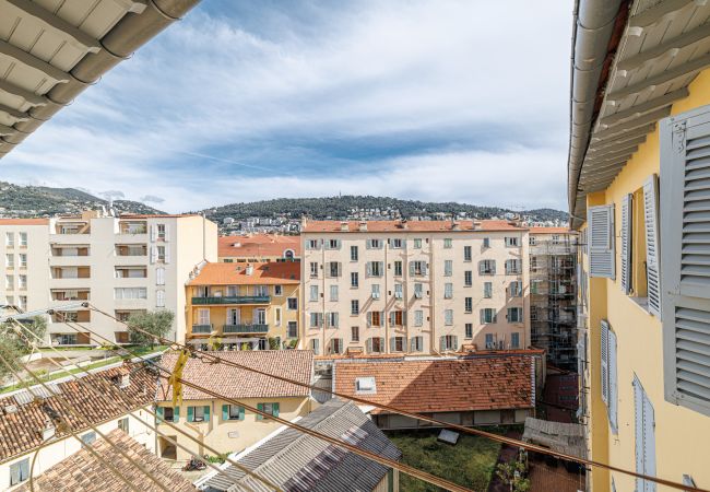 Apartment in Nice - Elegant loft - top floor - walking distance to Port of Nice Apartment in Nice - Elegant loft - top floor - walking distance to Port of Nice