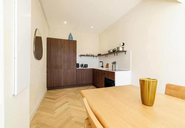 Apartment in Nice - An air-conditioned haven of peace with garden and jacuzzi. Apartment in Nice - An air-conditioned haven of peace with garden and jacuzzi.