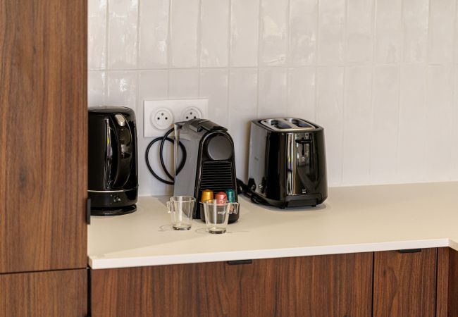 Apartment in Nice - An air-conditioned haven of peace with garden and jacuzzi. Apartment in Nice - An air-conditioned haven of peace with garden and jacuzzi.