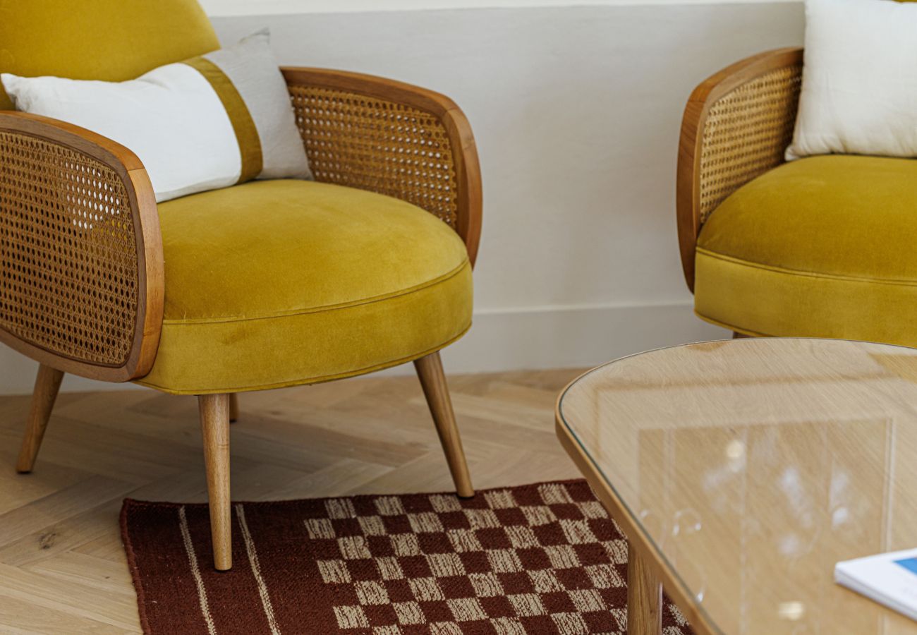 Apartment in Nice - An air-conditioned haven of peace with garden and jacuzzi. Apartment in Nice - An air-conditioned haven of peace with garden and jacuzzi.