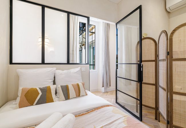 Apartment in Nice - Renovated Apartment – Air-Conditioned – 2 En-Suite Bedrooms Apartment in Nice - Renovated Apartment – Air-Conditioned – 2 En-Suite Bedrooms