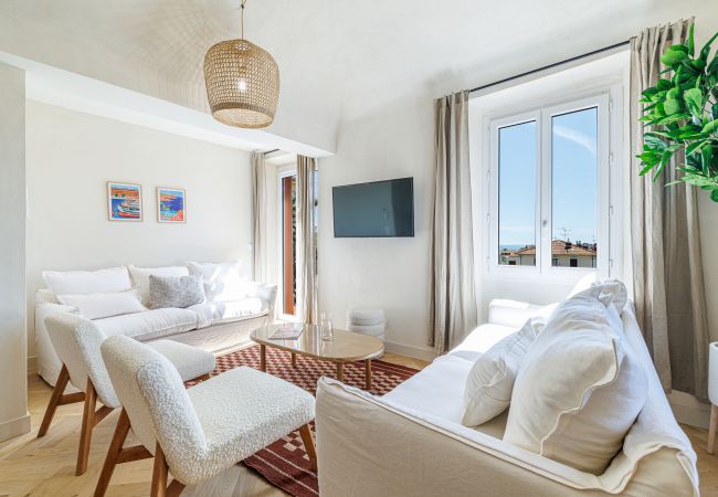 Apartment in Nice - Atypical Duplex Apartment – Air-Conditioned – 2 Bedrooms Apartment in Nice - Atypical Duplex Apartment – Air-Conditioned – 2 Bedrooms