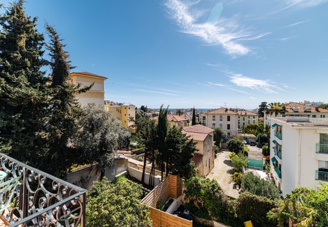 Apartment in Nice - Atypical Duplex Apartment – Air-Conditioned – 2 Bedrooms Apartment in Nice - Atypical Duplex Apartment – Air-Conditioned – 2 Bedrooms