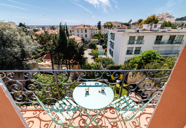 Apartment in Nice - Atypical Duplex Apartment – Air-Conditioned – 2 Bedrooms Apartment in Nice - Atypical Duplex Apartment – Air-Conditioned – 2 Bedrooms