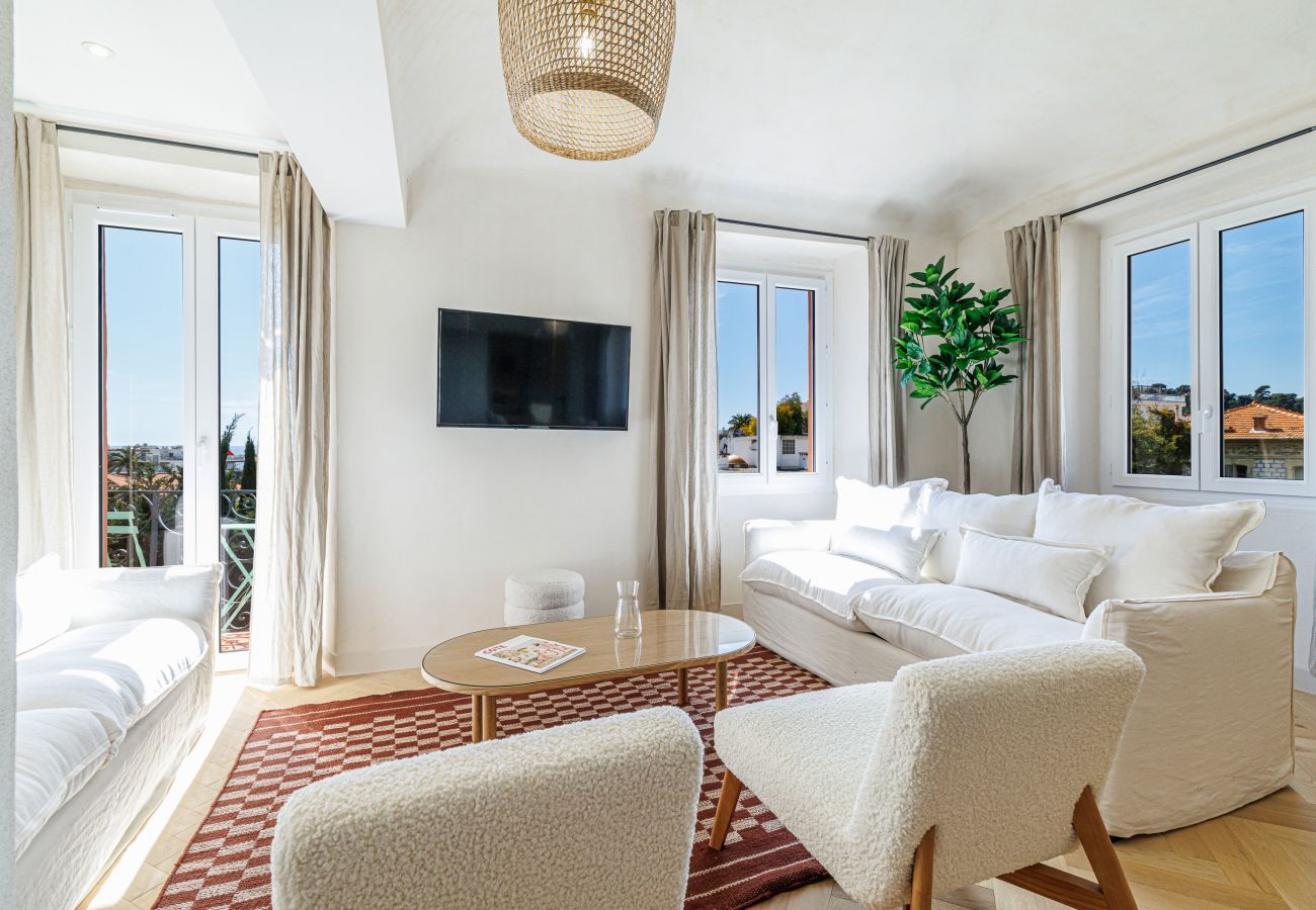 Apartment in Nice - Atypical Duplex Apartment – Air-Conditioned – 2 Bedrooms