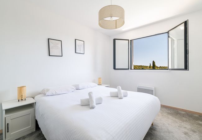 Villa in Saint Paul de Vence - Contemporary Villa – St Paul – Pool – A/C Villa in Saint Paul de Vence - Contemporary Villa – St Paul – Pool – A/C