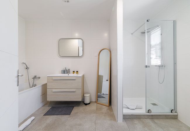 Villa in Saint Paul de Vence - Contemporary Villa – St Paul – Pool – A/C Villa in Saint Paul de Vence - Contemporary Villa – St Paul – Pool – A/C