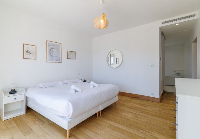 Villa in Saint Paul de Vence - Contemporary Villa – St Paul – Pool – A/C Villa in Saint Paul de Vence - Contemporary Villa – St Paul – Pool – A/C