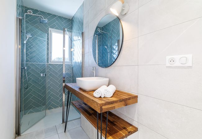 Villa in Saint Paul de Vence - Contemporary Villa – St Paul – Pool – A/C Villa in Saint Paul de Vence - Contemporary Villa – St Paul – Pool – A/C