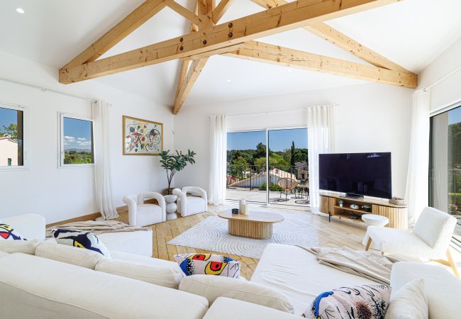 Villa in Saint Paul de Vence - Contemporary Villa – St Paul – Pool – A/C Villa in Saint Paul de Vence - Contemporary Villa – St Paul – Pool – A/C