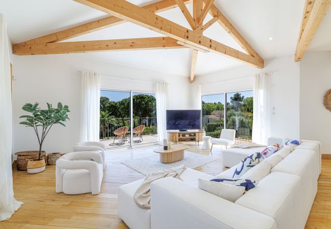 Villa in Saint Paul de Vence - Contemporary Villa – St Paul – Pool – A/C Villa in Saint Paul de Vence - Contemporary Villa – St Paul – Pool – A/C