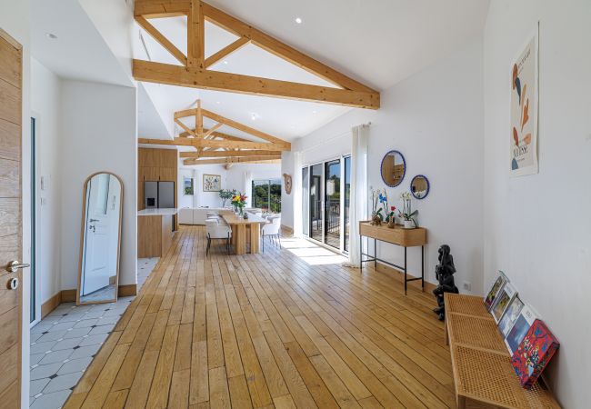 Villa in Saint Paul de Vence - Contemporary Villa – St Paul – Pool – A/C Villa in Saint Paul de Vence - Contemporary Villa – St Paul – Pool – A/C