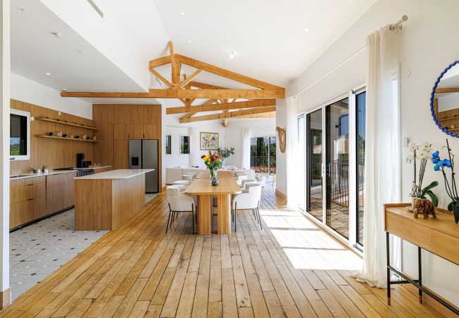 Villa in Saint Paul de Vence - Contemporary Villa – St Paul – Pool – A/C Villa in Saint Paul de Vence - Contemporary Villa – St Paul – Pool – A/C