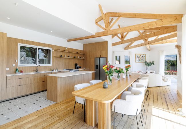 Villa in Saint Paul de Vence - Contemporary Villa – St Paul – Pool – A/C Villa in Saint Paul de Vence - Contemporary Villa – St Paul – Pool – A/C