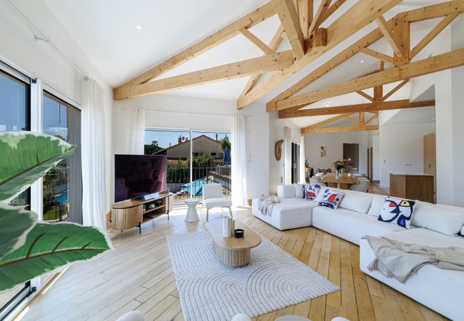 Villa in Saint Paul de Vence - Contemporary Villa – St Paul – Pool – A/C Villa in Saint Paul de Vence - Contemporary Villa – St Paul – Pool – A/C