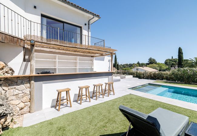 Villa in Saint Paul de Vence - Contemporary Villa – St Paul – Pool – A/C Villa in Saint Paul de Vence - Contemporary Villa – St Paul – Pool – A/C