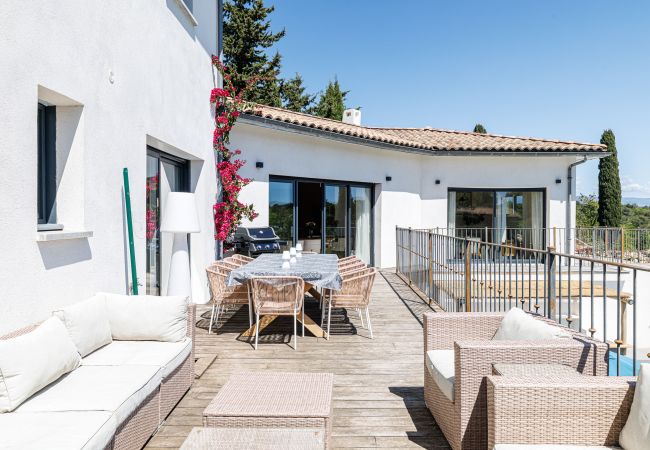 Villa in Saint Paul de Vence - Contemporary Villa – St Paul – Pool – A/C Villa in Saint Paul de Vence - Contemporary Villa – St Paul – Pool – A/C