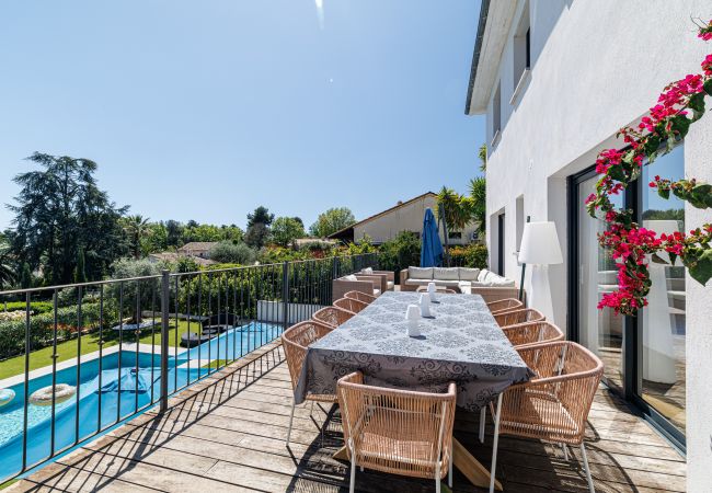 Villa in Saint Paul de Vence - Contemporary Villa – St Paul – Pool – A/C Villa in Saint Paul de Vence - Contemporary Villa – St Paul – Pool – A/C