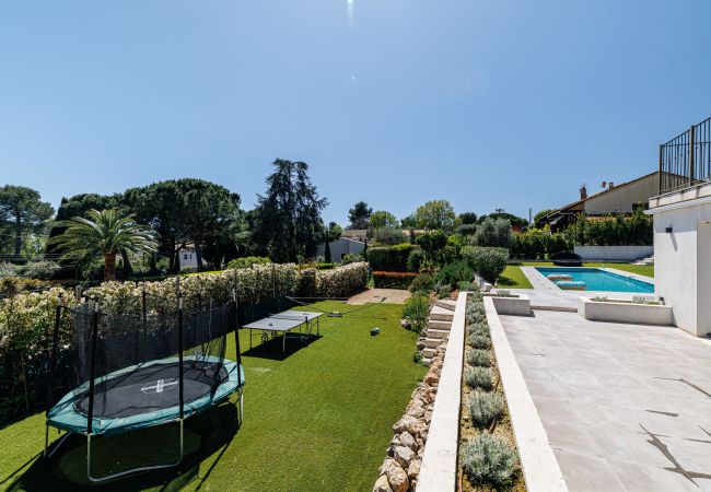 Villa in Saint Paul de Vence - Contemporary Villa – St Paul – Pool – A/C Villa in Saint Paul de Vence - Contemporary Villa – St Paul – Pool – A/C