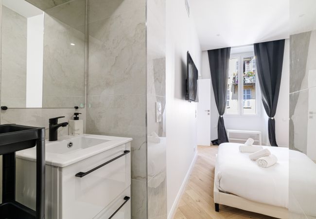 Apartment in Nice - Elegant Renovated 2-Bedroom Apartment – Balcony & 2 En-Suite Rooms Apartment in Nice - Elegant Renovated 2-Bedroom Apartment – Balcony & 2 En-Suite Rooms