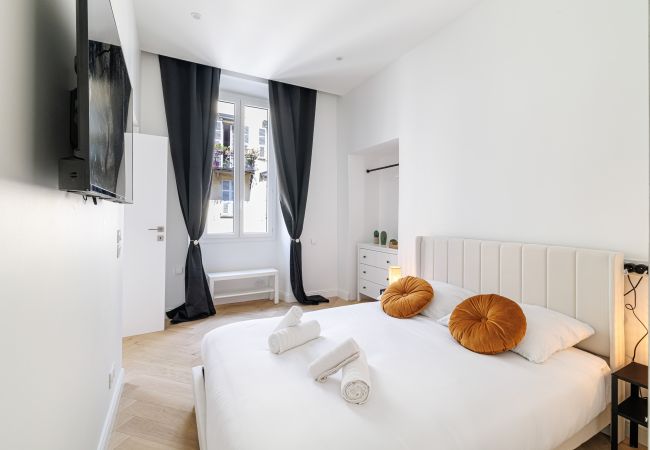 Apartment in Nice - Elegant Renovated 2-Bedroom Apartment – Balcony & 2 En-Suite Rooms Apartment in Nice - Elegant Renovated 2-Bedroom Apartment – Balcony & 2 En-Suite Rooms
