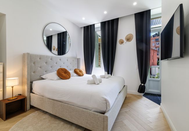 Apartment in Nice - Elegant Renovated 2-Bedroom Apartment – Balcony & 2 En-Suite Rooms Apartment in Nice - Elegant Renovated 2-Bedroom Apartment – Balcony & 2 En-Suite Rooms