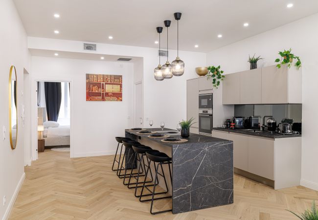 Apartment in Nice - Elegant Renovated 2-Bedroom Apartment – Balcony & 2 En-Suite Rooms Apartment in Nice - Elegant Renovated 2-Bedroom Apartment – Balcony & 2 En-Suite Rooms