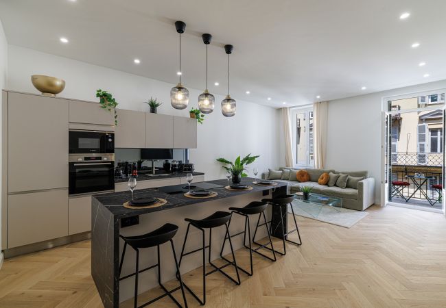 Apartment in Nice - Elegant Renovated 2-Bedroom Apartment – Balcony & 2 En-Suite Rooms Apartment in Nice - Elegant Renovated 2-Bedroom Apartment – Balcony & 2 En-Suite Rooms