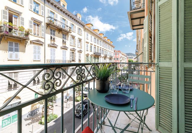 Apartment in Nice - Elegant Renovated 2-Bedroom Apartment – Balcony & 2 En-Suite Rooms Apartment in Nice - Elegant Renovated 2-Bedroom Apartment – Balcony & 2 En-Suite Rooms