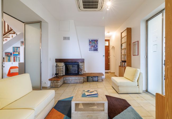 Villa in Nice - Family villa in Nice – Stunning view, pool and outdoor games Villa in Nice - Family villa in Nice – Stunning view, pool and outdoor games