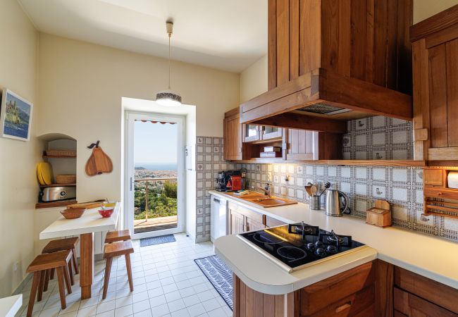 Villa in Nice - Family villa in Nice – Stunning view, pool and outdoor games Villa in Nice - Family villa in Nice – Stunning view, pool and outdoor games