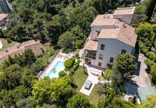 Villa in Nice - Family villa in Nice – Stunning view, pool and outdoor games Villa in Nice - Family villa in Nice – Stunning view, pool and outdoor games