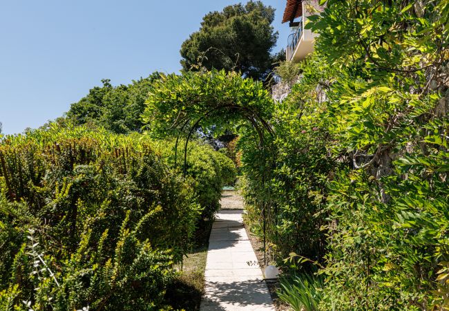 Villa in Nice - Family villa in Nice – Stunning view, pool and outdoor games Villa in Nice - Family villa in Nice – Stunning view, pool and outdoor games