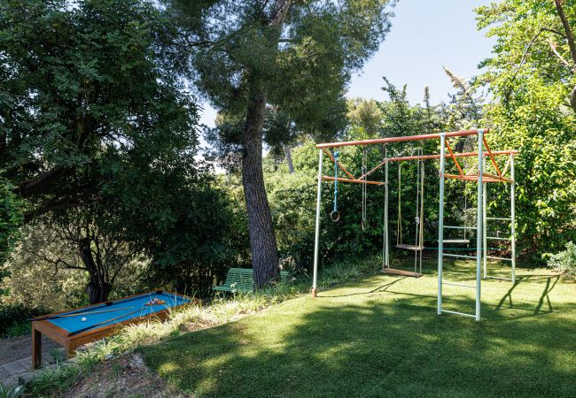 Villa in Nice - Family villa in Nice – Stunning view, pool and outdoor games Villa in Nice - Family villa in Nice – Stunning view, pool and outdoor games