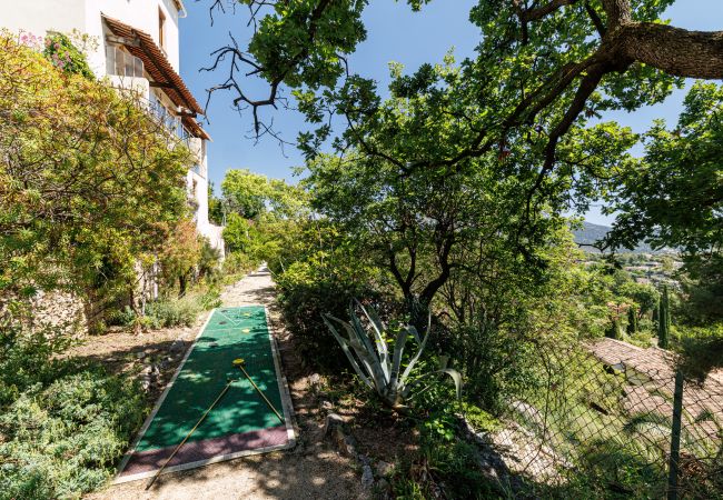 Villa in Nice - Family villa in Nice – Stunning view, pool and outdoor games Villa in Nice - Family villa in Nice – Stunning view, pool and outdoor games