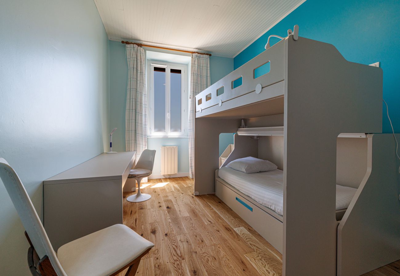 Villa in Nice - Family villa in Nice – Stunning view, pool and outdoor games Villa in Nice - Family villa in Nice – Stunning view, pool and outdoor games