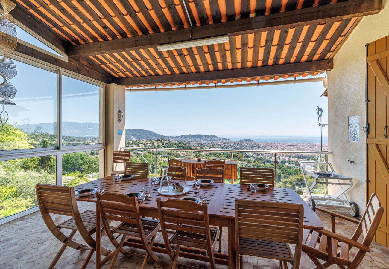 Villa in Nice - Family villa in Nice – Stunning view, pool and outdoor games Villa in Nice - Family villa in Nice – Stunning view, pool and outdoor games
