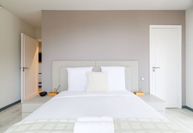 Apartment in Nice - Panoramic Sea View • Top Floor • Private Garage • A/C Apartment in Nice - Panoramic Sea View • Top Floor • Private Garage • A/C