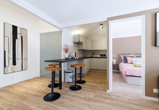 Apartment in Nice - Chic & Bright 1 Bedroom A/C Apartment with Balcony Apartment in Nice - Chic & Bright 1 Bedroom A/C Apartment with Balcony